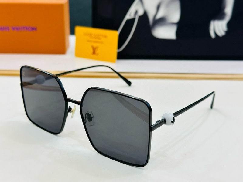 LV Sunglasses 710